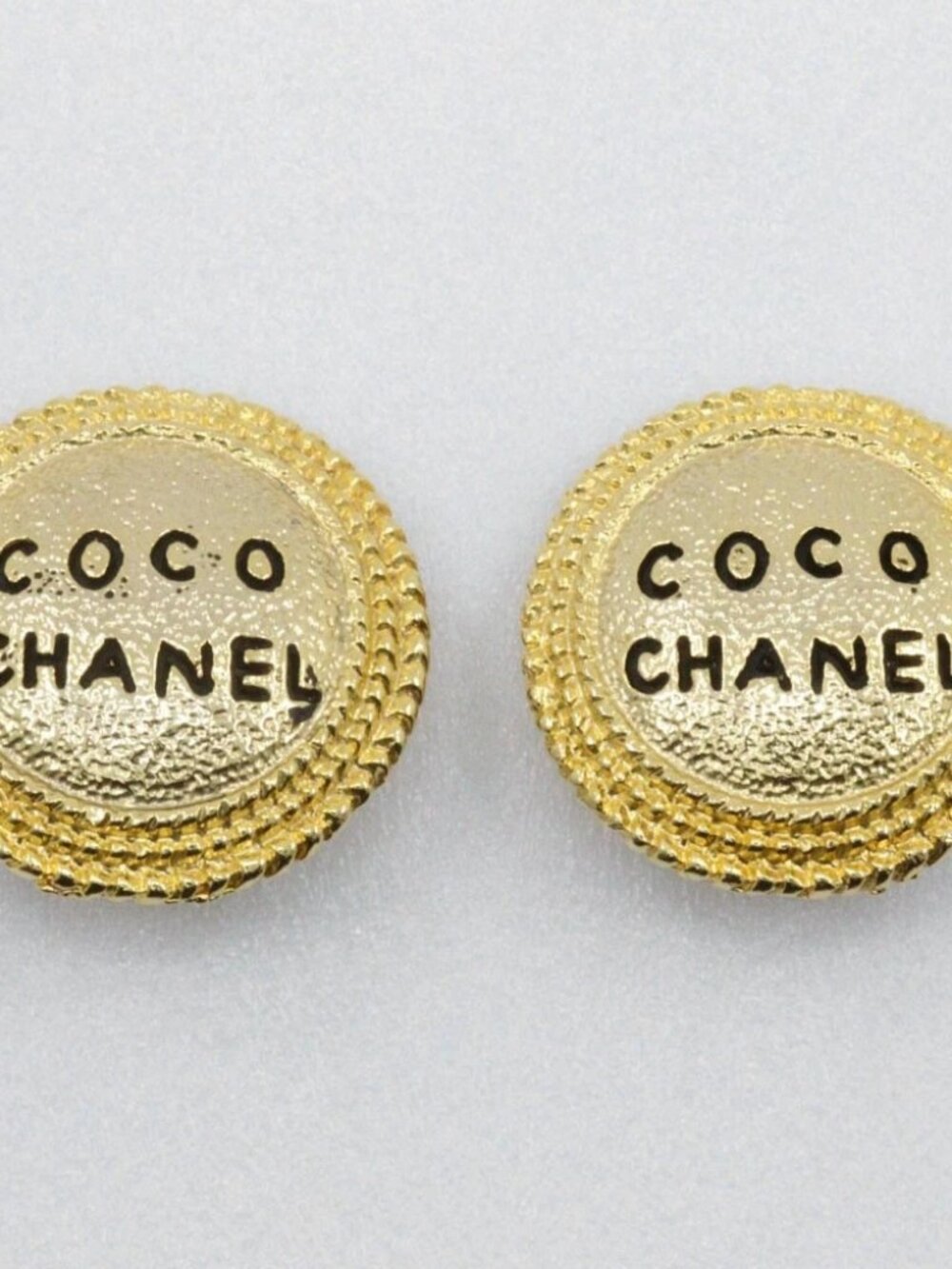 CHANEL COCO CHANEL Earring vintage Plated Gold 18.6g Women - Picture 9 of 9